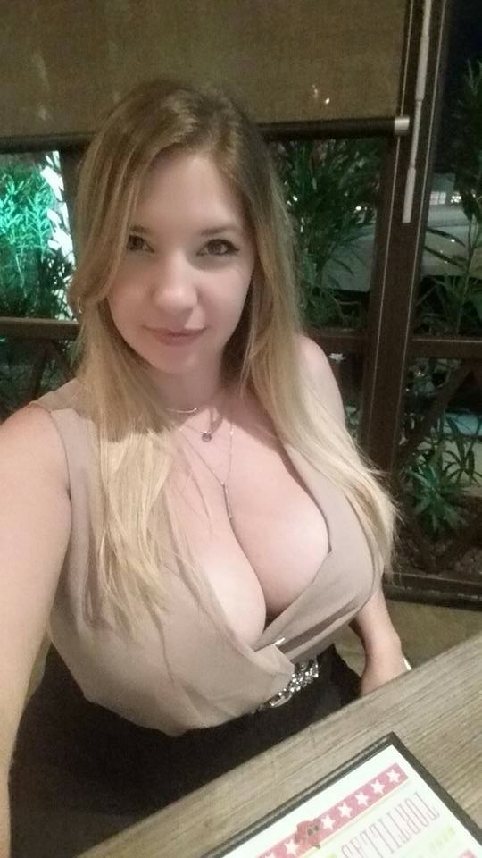 Jeune blonde pulpeuse cherche relation coquine régulière